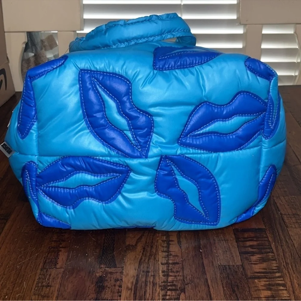 Wildfox Quilted Blue Puffy Tote Bag blue Lips Pattern Travel large bag NWT Zip